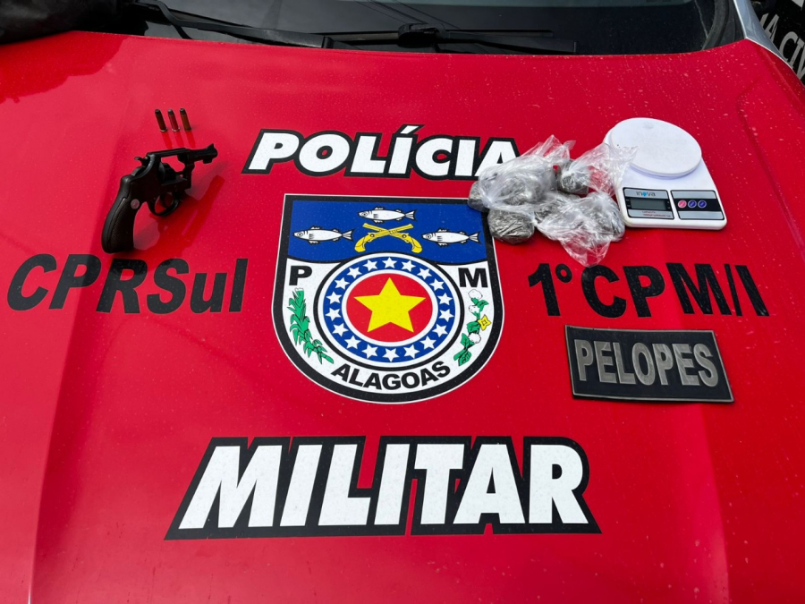 Pelopes apreende arma, drogas e materiais de tráfico em Boca da Mata após denúncia