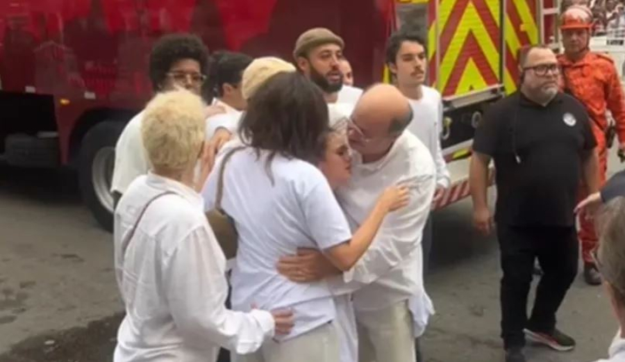 Familiares se Emocionam Durante Cortejo Fúnebre de Preta Gil no Rio de Janeiro