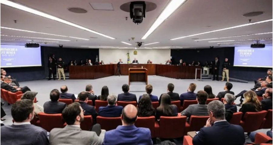 STF inicia julgamento sobre suposta trama golpista de Bolsonaro e aliados