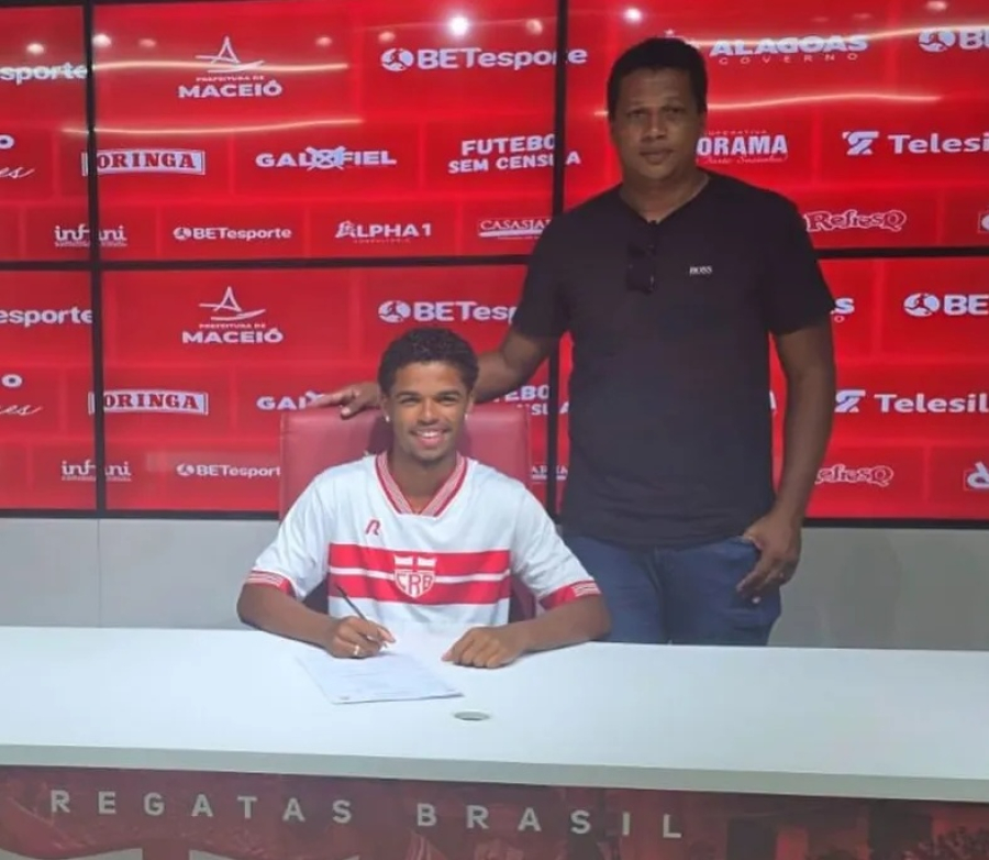 Promessa da Base: CRB contrata profissionalmente volante Cauã Ávila