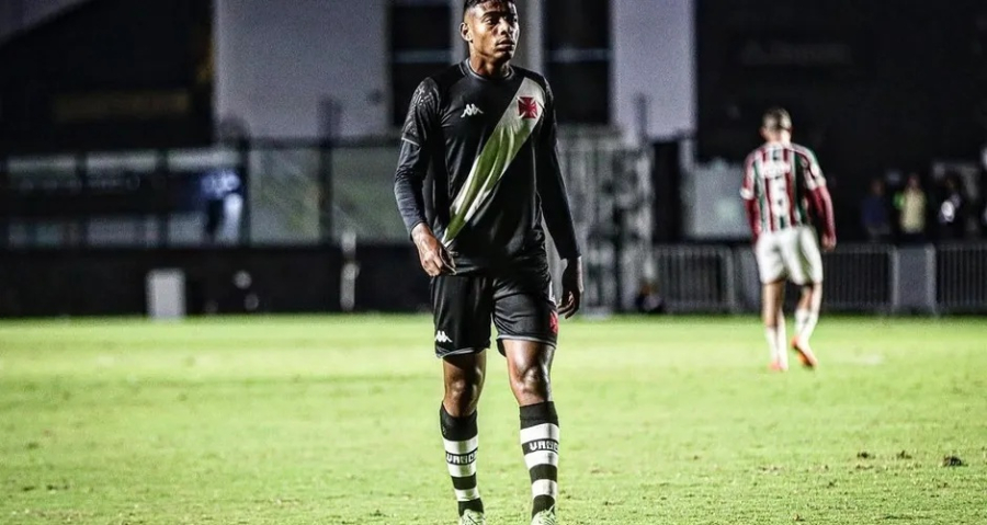 CRB anuncia contratação do zagueiro Lyncon, promessa da base do Vasco