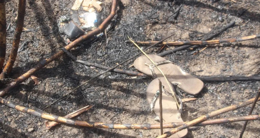 Polícia Científica divulga imagens de pertences encontrados com ossada em Coruripe para identificar vítima