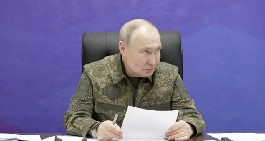 No aniversário de 4 anos da guerra, Putin ameaça: 