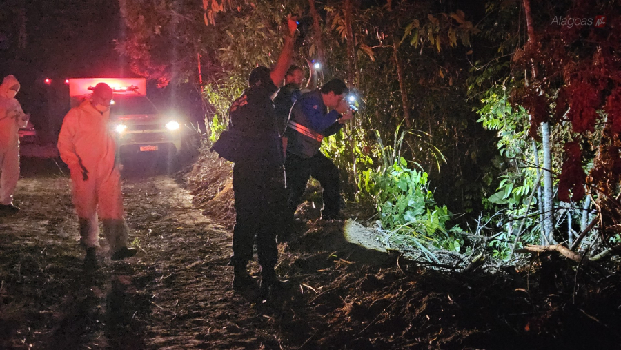 Corpo em estado de decomposição é encontrado em mata de São Miguel; vestimentas intrigam polícia