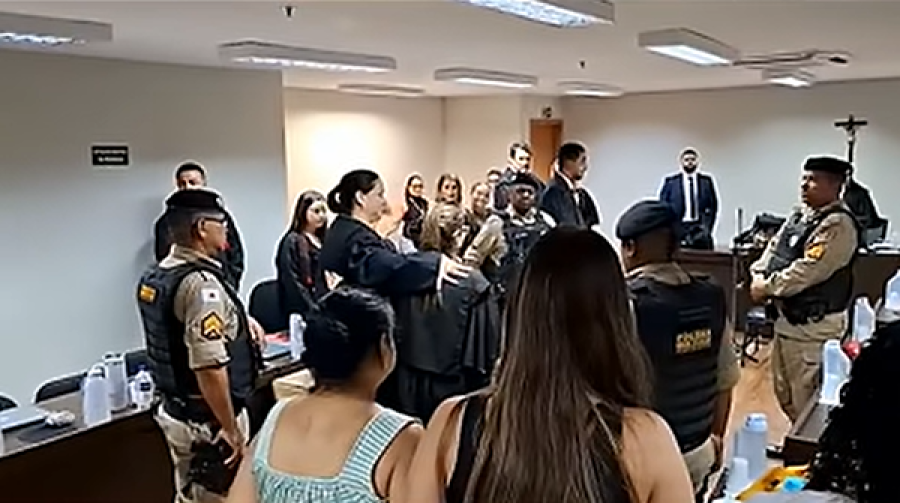 Júri absolve mãe que matou e cortou o pênis de homem flagrado tentando estuprar sua filha de 11 anos