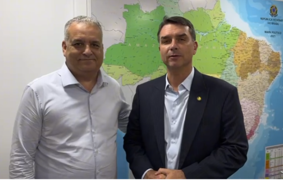 Alfredo Gaspar se filia ao PL e assume liderança da direita após convite de Flávio Bolsonaro