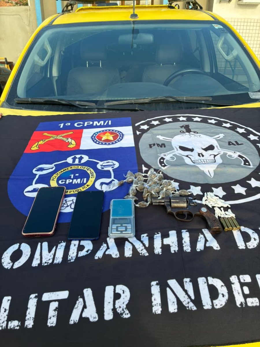 PELOPES estoura ponto de tráfico e prende homem com revólver e drogas em São Miguel dos Campos