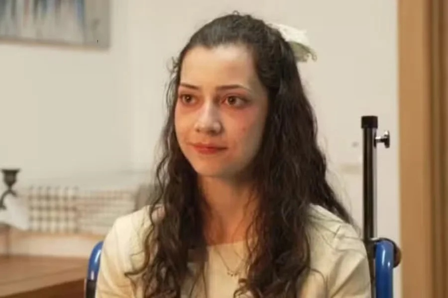 Jovem espanhola morre por eutanásia após batalha judicial de 601 dias e oposição da família