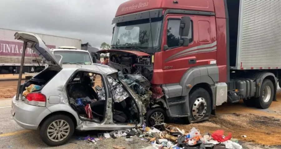 Tragédia em Minas: Família de Delmiro Gouveia morre em colisão frontal com carreta na BR-251