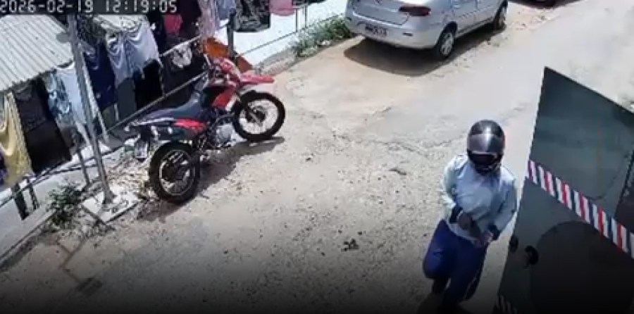 Polícia Civil divulga imagens e busca identificar autores de tentativa de homicídio em barbearia no Bebedouro