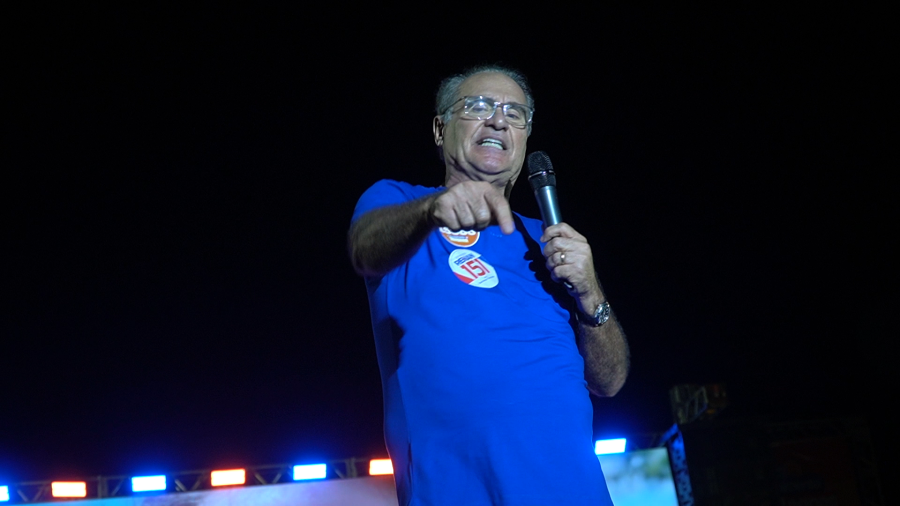 Em discurso em Penedo, Renan Calheiros chama Bolsonaro de 'animal'; arquivamentos da PGR e STF fundamentam defesa do ex-presidente