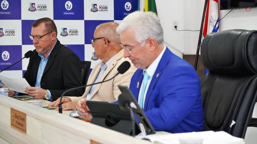 Em sessão ordinária na Câmara, vereadores fazem indicações de infraestrutura e presidente Diney Torres aborda situação no Bairro Rui Palmeira
