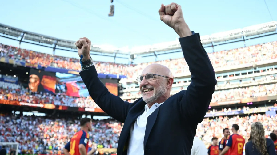 Campeão do Mundo em 2026, Luis de la Fuente renova com a Seleção Espanhola até 2030