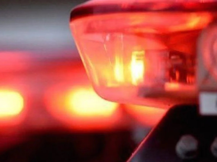 Casal em motocicleta é baleado nas pernas por homens em picape no centro de Satuba