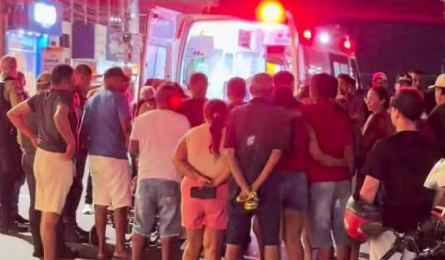 Colisão entre duas motocicletas deixa três pessoas feridas no bairro Palmeirão, em Delmiro Gouveia