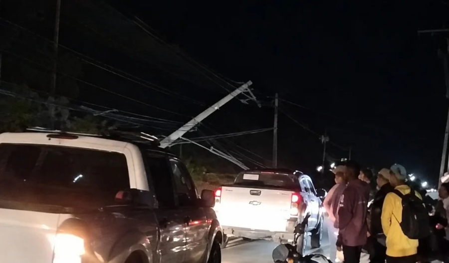 Carro colide contra poste e capota na rodovia AL-130 próximo ao Ifal de Santana do Ipanema
