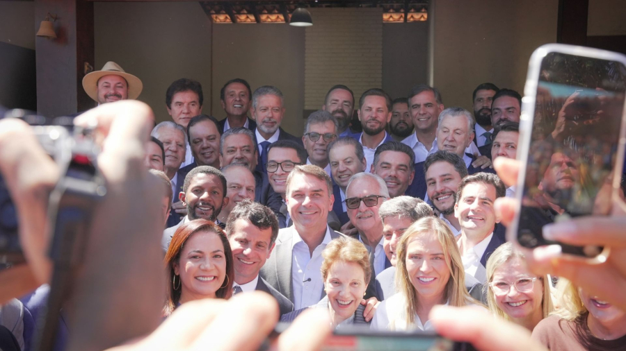 Arthur Lira anuncia apoio formal da Federação União Progressista a Flávio Bolsonaro no segundo turno
