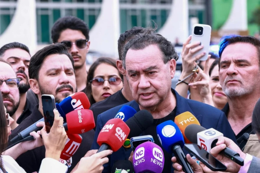 Augusto Cury decide apoiar Flávio Bolsonaro no 2º turno após acordo com oito compromissos
