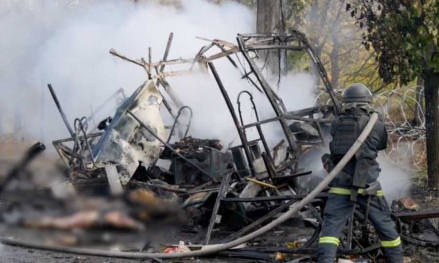 Ataque russo com bomba planadora atinge ônibus e deixa 33 mortos em Kramatorsk, na Ucrânia