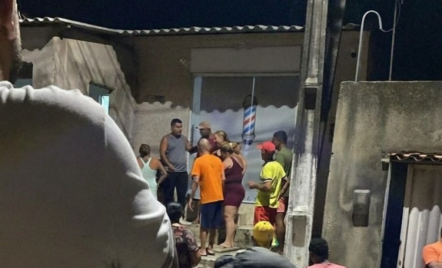 Barbeiro é assassinado a tiros em frente ao local de trabalho no bairro Rio Novo, em Maceió