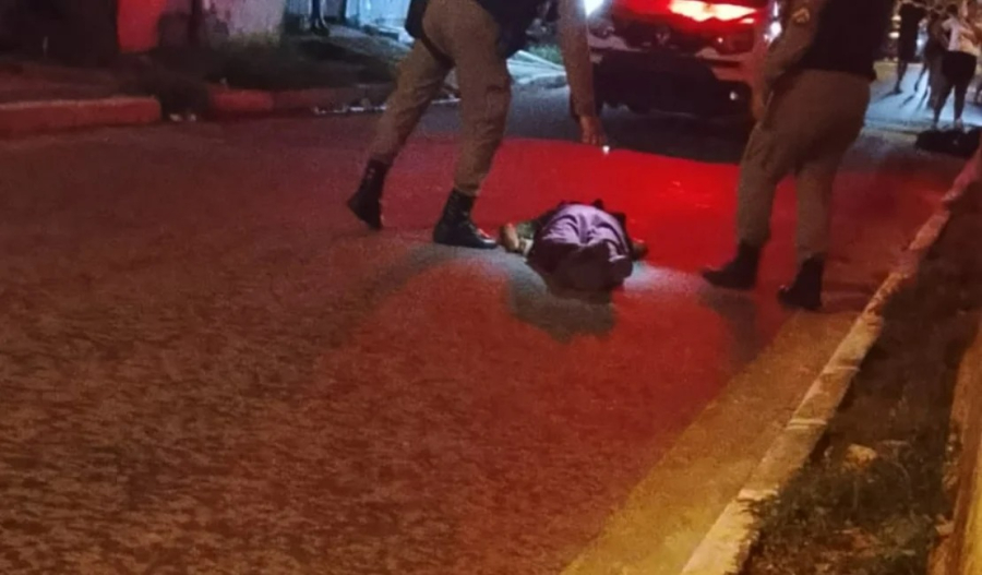 Jovem de 19 anos é executado a tiros ao sair do trabalho no Cleto Marques Luz, em Maceió