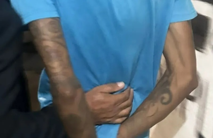 Suspeito de assaltar casal de idosos na Ponta da Terra é preso vestindo as mesmas roupas do crime no Vergel do Lago