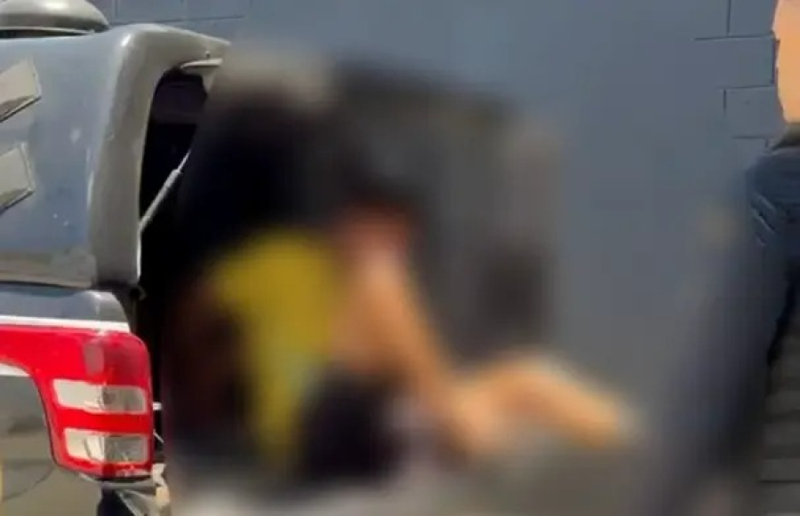 Homem usando tornozeleira eletrônica é preso com maconha fracionada na Pajuçara, parte alta de Maceió