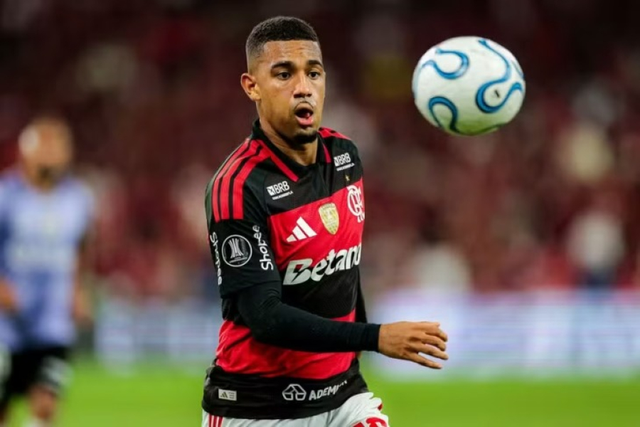 Com gol de Carrascal, Flamengo vence o Fluminense no Maracanã e mantém a liderança do Brasileirão