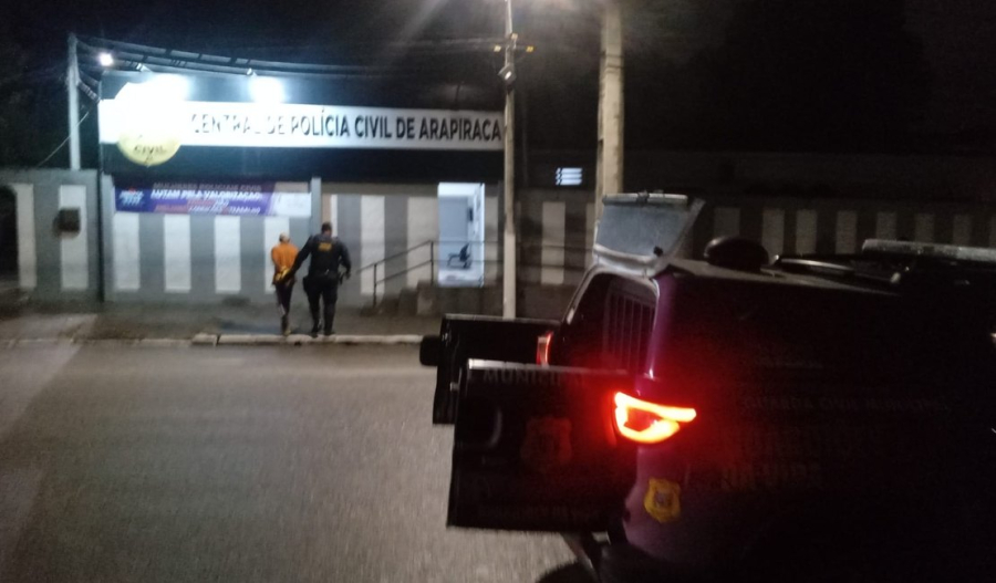 Após tiros para o alto, operação policial no Sítio Oitizeiro fecha o cerco em residências e apreende arsenal na zona rural de Arapiraca