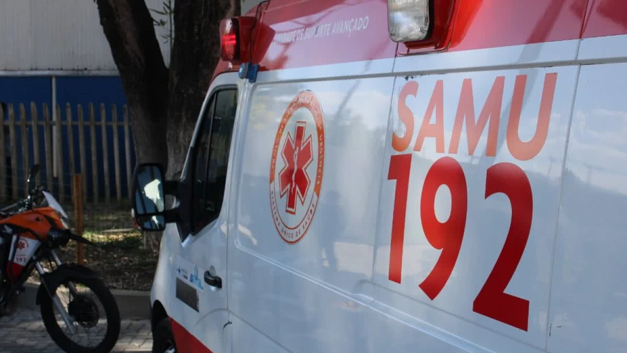 Homem com pernas e braço quebrados é resgatado pelos Bombeiros de dentro de canal no Trapiche da Barra, em Maceió