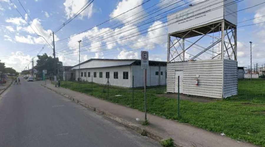Grávida é esfaqueada na barriga pelo companheiro enquanto segurava bebê de seis meses no colo, em Maceió