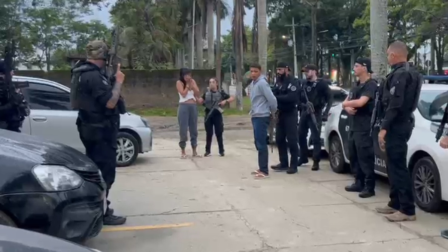 Casal foragido por duplo homicídio brutal em Alagoas é preso no Rio de Janeiro
