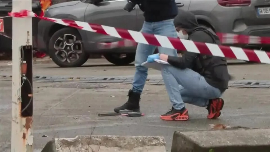 Ministro do Interior da França classifica tiroteio em Trappes como crime terrorista; ataque deixa um morto e feridos