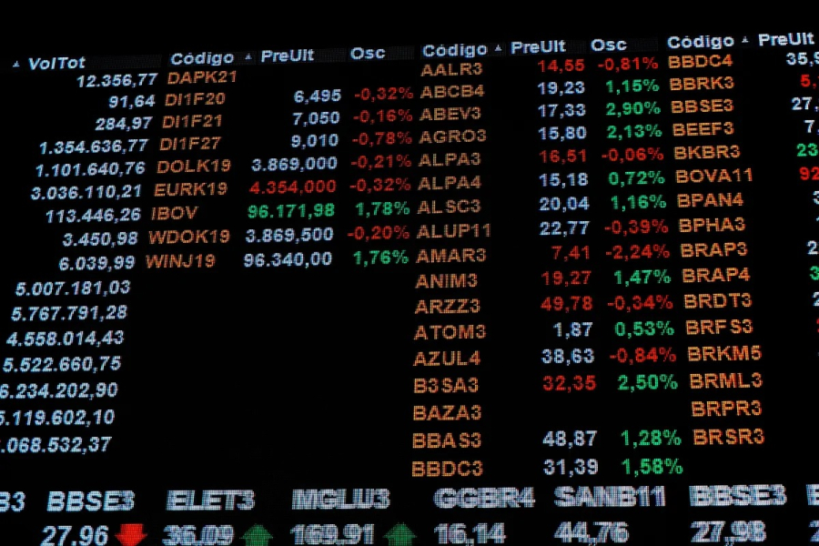 B3 aciona circuit breaker pela primeira vez desde 2020: Ibovespa despenca 16% e dólar dispara após eleições